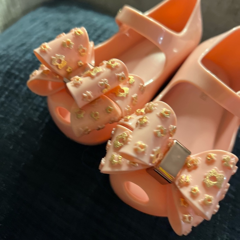 Melissaš„Pink bow girly sandals - Picture 13 of 16